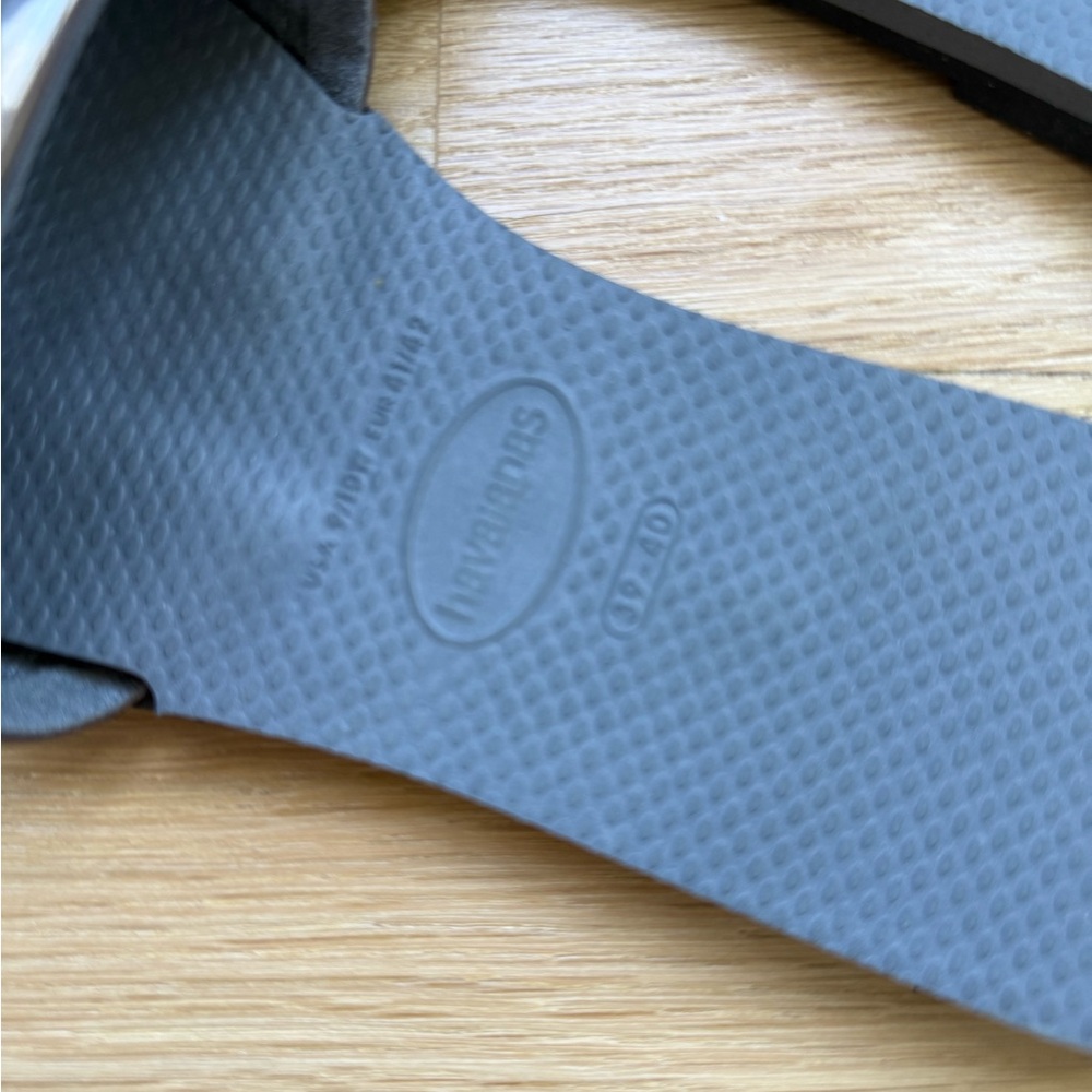 Havaianas Gray Slide Sandals - Picture 3 of 3